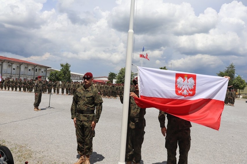 Żołnierze 25. Brygady Kawalerii Powietrznej na misji w Kosowie. Przekazanie obowiązków dowódcy PKW [ZDJĘCIA]