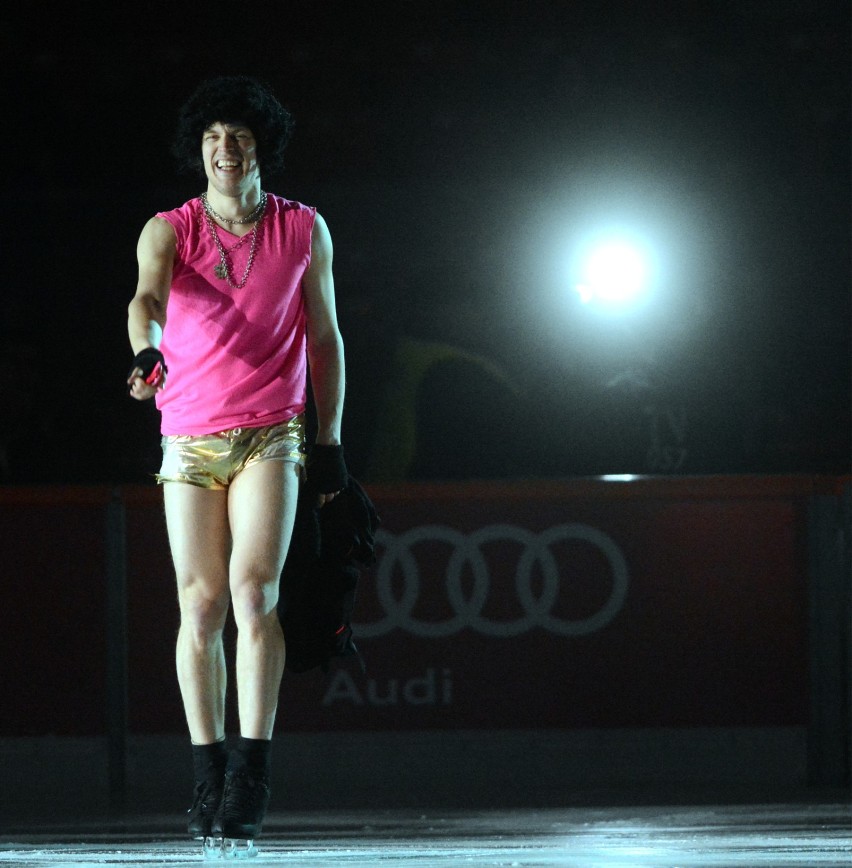 Kings on Ice. Popis łyżwiarskich umiejętności na Stadionie...