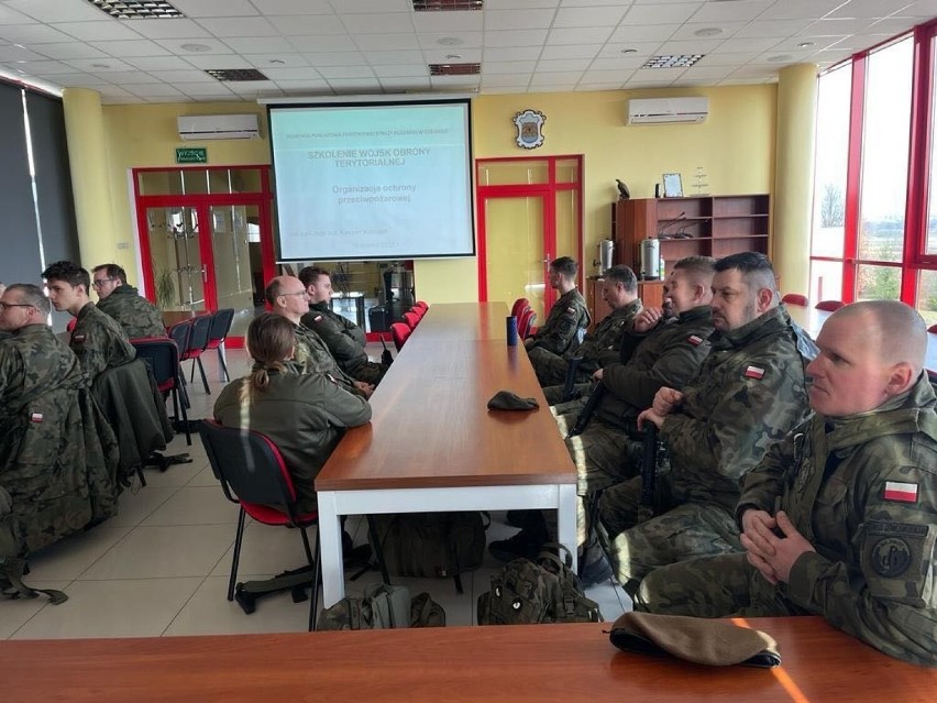 Wojsko obrony terytorialnej na szkoleniu w KP PSP Chełmno