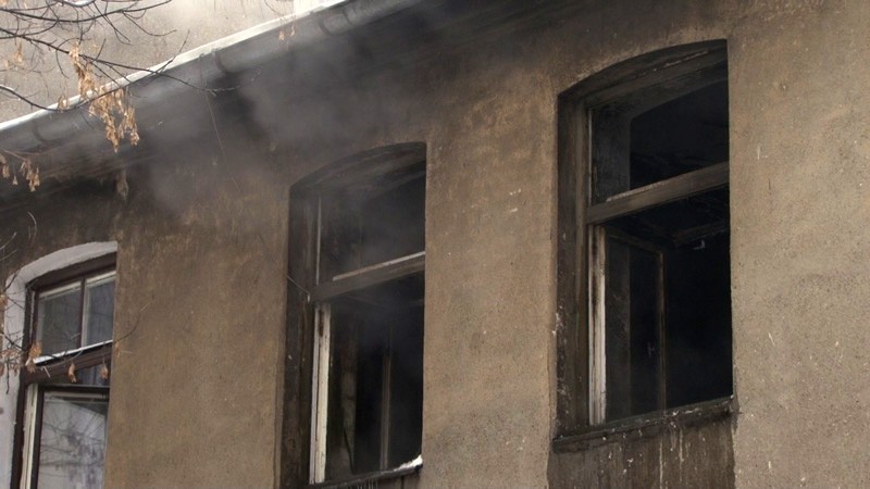 2 osoby ranne w pożarze na Sokolej
