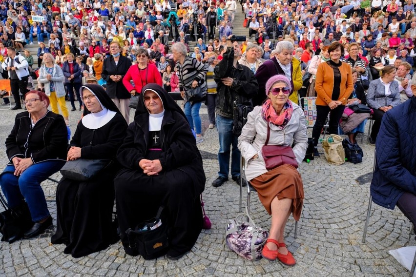 Pielgrzymi przybyli na "Dziękczynienie w Rodzinie" będą...