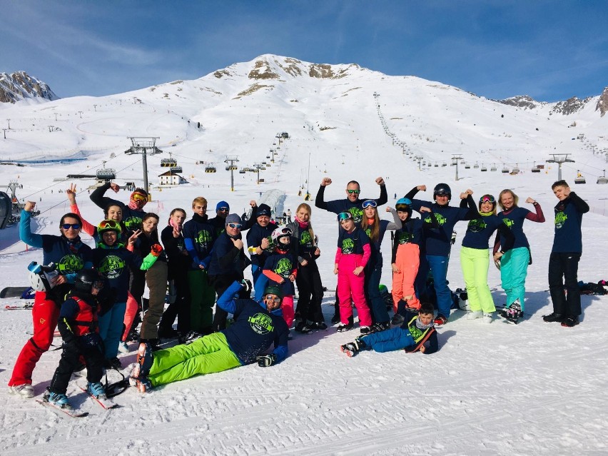 UKS Przygoda Chodzież: Ferie w Alpach. 60 osób szlifowało we Włoszech swoje umiejętności narciarskie (ZDJĘCIA)