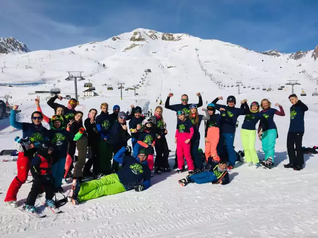 UKS Przygoda Chodzież: Ferie w Alpach. 60 osób szlifowało we Włoszech swoje  umiejętności narciarskie (ZDJĘCIA) | Chodzież Nasze Miasto