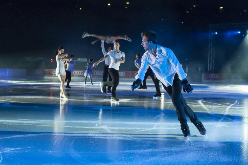 Kings on Ice. Popis łyżwiarskich umiejętności na Stadionie...