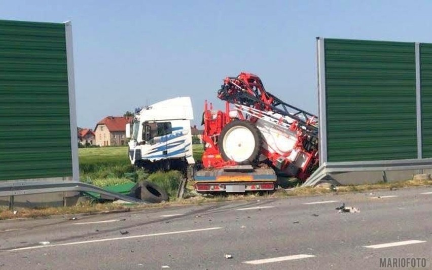 Wypadek na obwodnicy Grodkowa. Hyundai zderzył się z ciężarówką, nie żyje 48-letnia kobieta