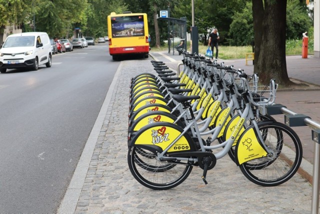 W centrum Łodzi pojawiło się na razie 30 stacji z 300 rowerami publicznymi.