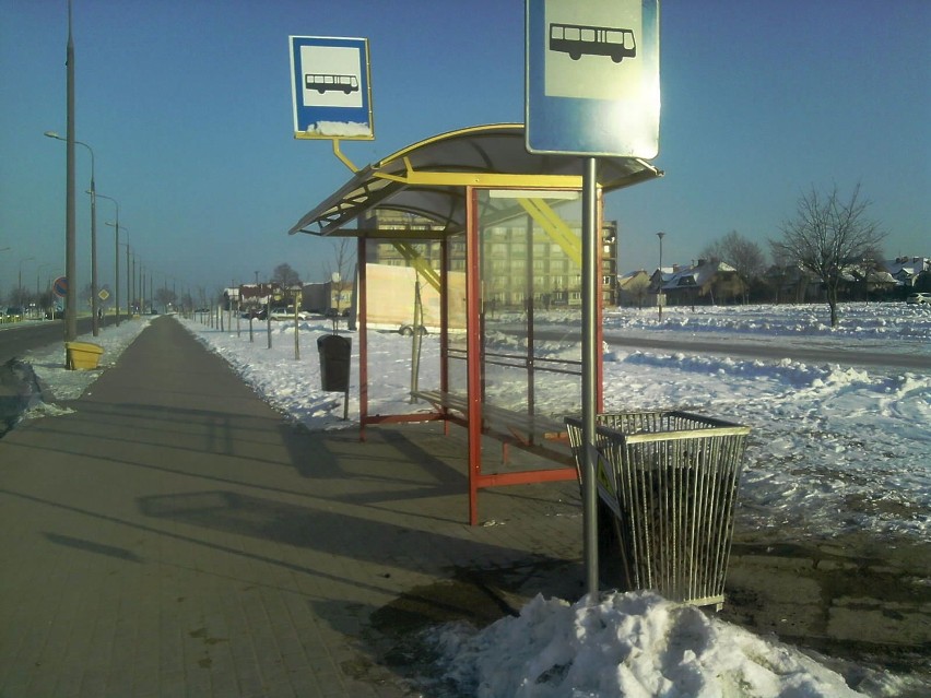 Ogrzej się na przystanku MPK w Łomży