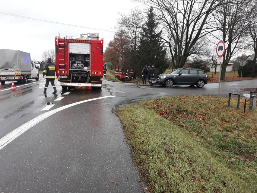 Wypadek w Michałowie w gminie Zduńska Wola [zdjęcia]