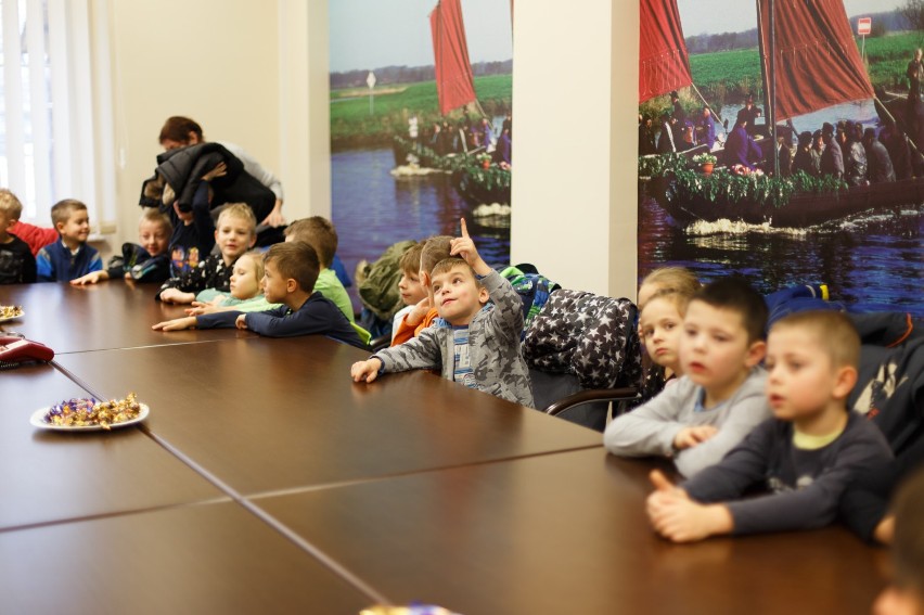 Kwidzyn: Dzieci z Przedszkola Ekologicznego z wizytą w Starostwie Powiatowym [ZDJĘCIA]
