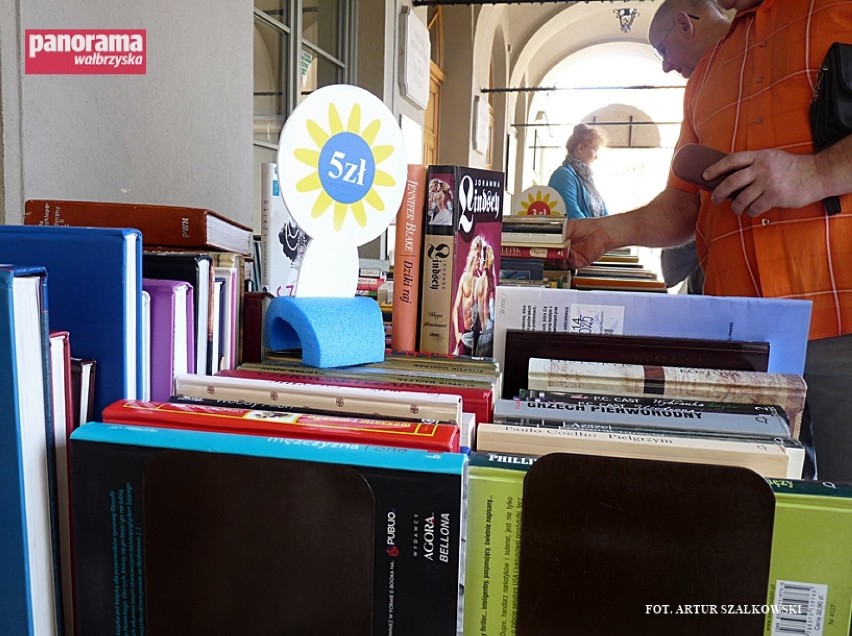 Kiermasz książki organizowany przez Bibliotekę pod Atlantami...