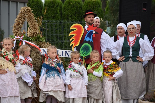 Sadki zapraszają 30 sierpnia na boisko sportowe. Zobaczyć tu będzie można m.in. widowisko pt. „Krajeńskie dożynki”