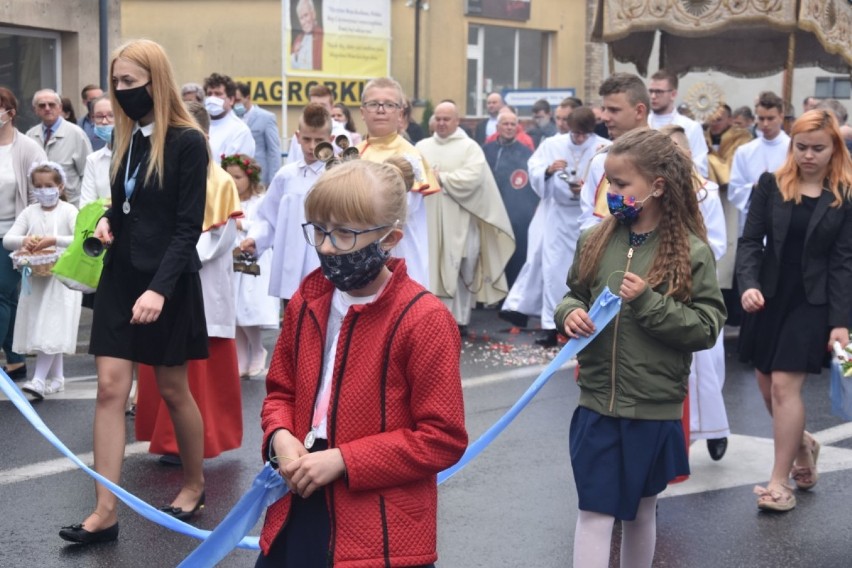 Procesja Bożego Ciała fary i klasztoru w Wągrowcu. Zobacz zdjęcia 