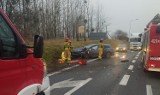 Wypadek w Grubnie. Toyota zderzyła się z dafem. Kierowcę zabrano do szpitala. Zdjęcia