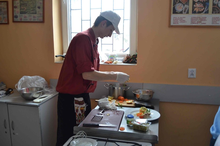 W Powiatowym Centrum Edukacyjnym w Lęborku, odbył się Międzyszkolny Konkursu Gastronomiczny