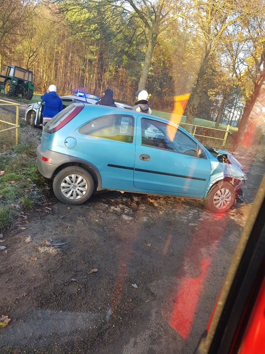 W piątek rano na drodze koło Bukowca osobowy opel zderzył...