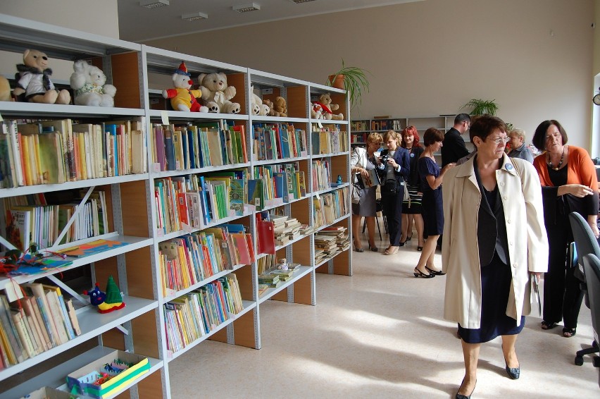 Biblioteka w Ryjewie: Nowe godziny otwarcia oraz przesunięcie konkursu na Logo