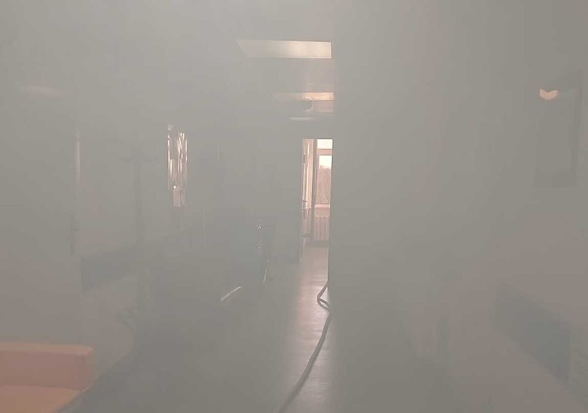Kłęby dymu spowiły korytarze starachowickiego szpitala