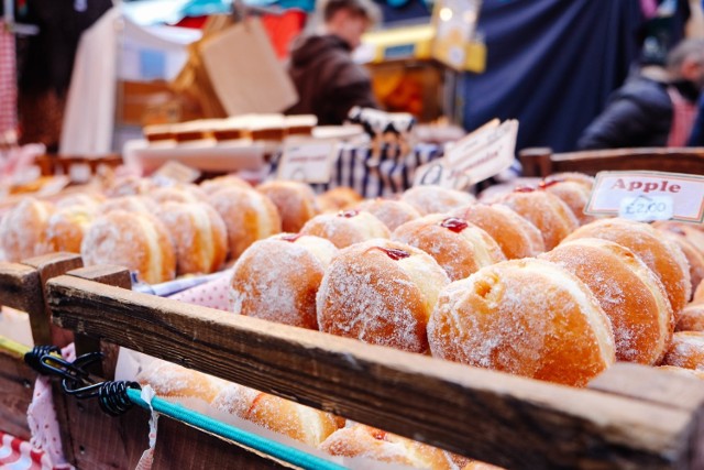 Zamówienia można składać do 21 lutego. W ofercie dostępne będą pączki z nadzieniem żurawinowym, pomarańczowym i wegańskim solonym karmelem.