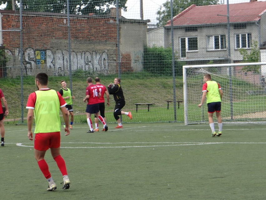 Liga Szóstek Piłkarskich w Radomsku zakończyła IX kolejkę spotkań