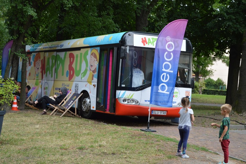 Happy Bus w Wieluniu. W parku na dzieci czeka sporo atrakcji ZDJĘCIA
