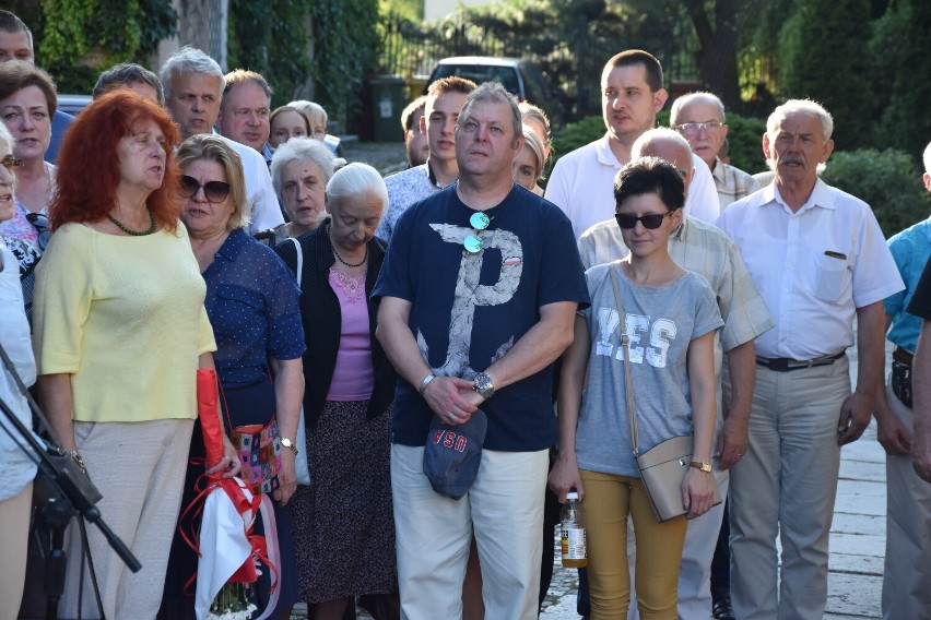 Gniezno: 80. rocznica rzezi wołyńskiej. W Gnieźnie uczczono ofiary tragicznych wydarzeń [11.07.2023]