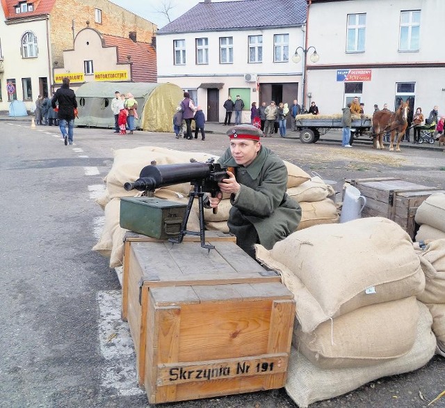 Z roku na rok obchody 11 listopada są coraz ciekawsze - na zdjęciu 2010 rok w Margoninie