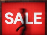 Gigantyczne wyprzedaże odzieży i obuwia w sklepach online: H&M, Mohito, Reserved. Sprawdź trwające wyprzedaże i okazje cenowe! 
