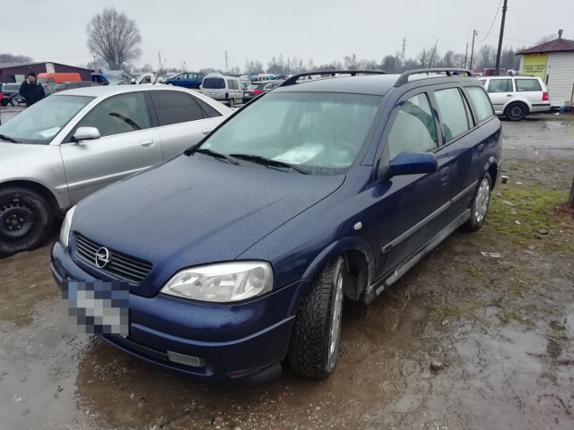 Opel astra II. Rok produkcji 1998. Pojemność silnika - 1,6. LPG. Cena: 3,5 tys.