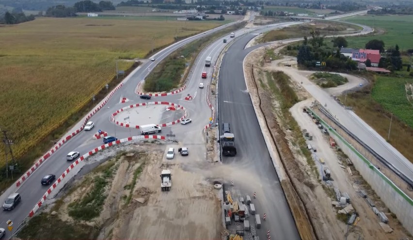 Trasą S5 z Bydgoszczy prosto do autostrady A1. Trwają prace na odcinku Nowe Marzy-Świecie Południe [wideo z drona]