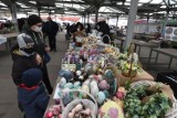 Toruń. Wielkanocny bazarek na targowisku. Co można kupić? ZDJĘCIA