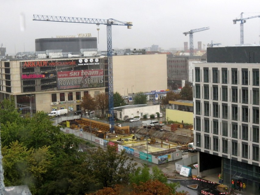 Wrocław: Budują drugą część biurowca Aquarius Business House (ZDJĘCIA)