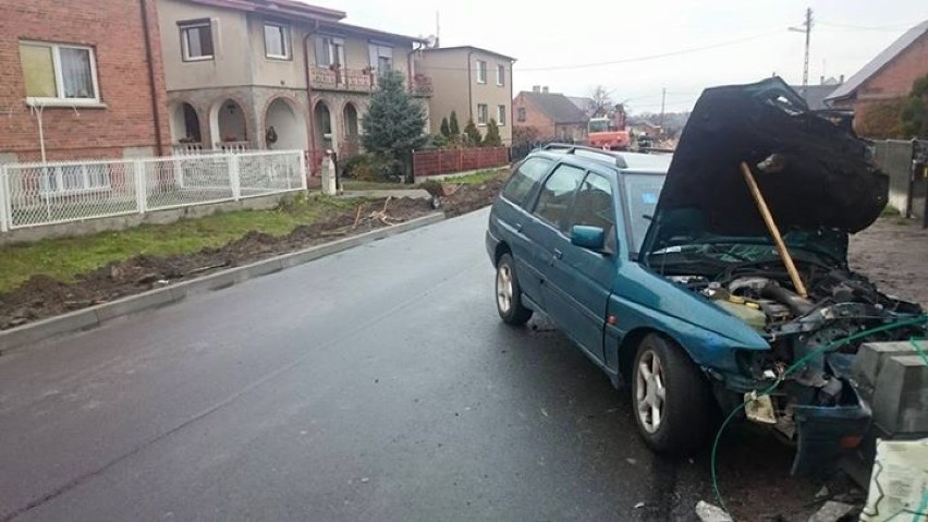 Wypadek w Rososzycy. Pijany kierowca forda wpadł na ciężarówkę [ZDJĘCIA]