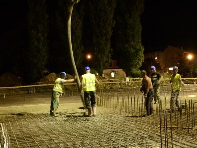 W nocy też pracują na budowie [zdjęcia]