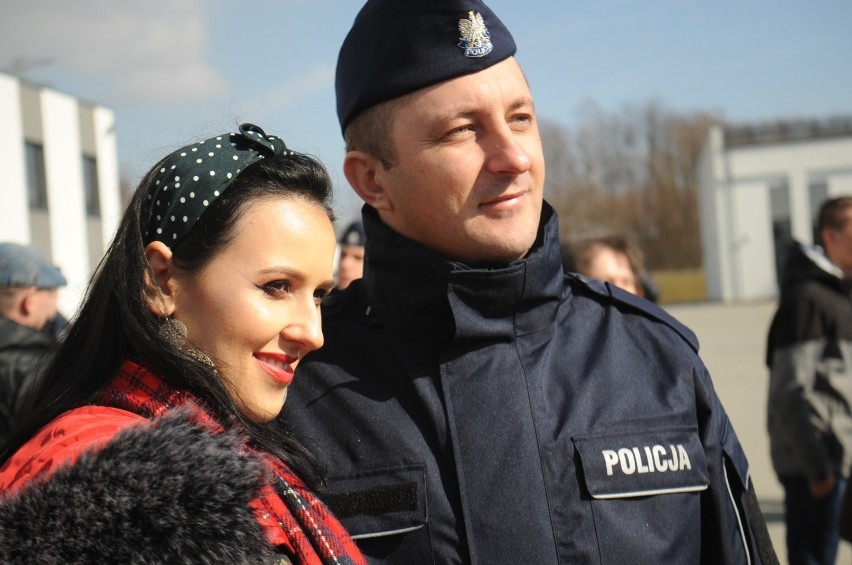 Kraków. Nowe twarze w szeregach małopolskiej policji. Wśród funkcjonariuszy również kobiety [ZDJĘCIA]