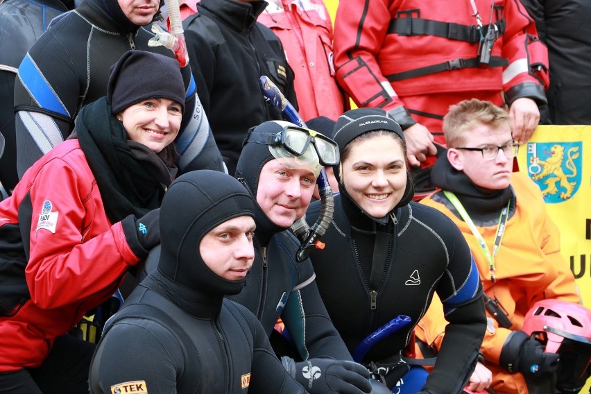 Uczestnicy spływu pokonali 6.150 m. w lodowatej wodzie.