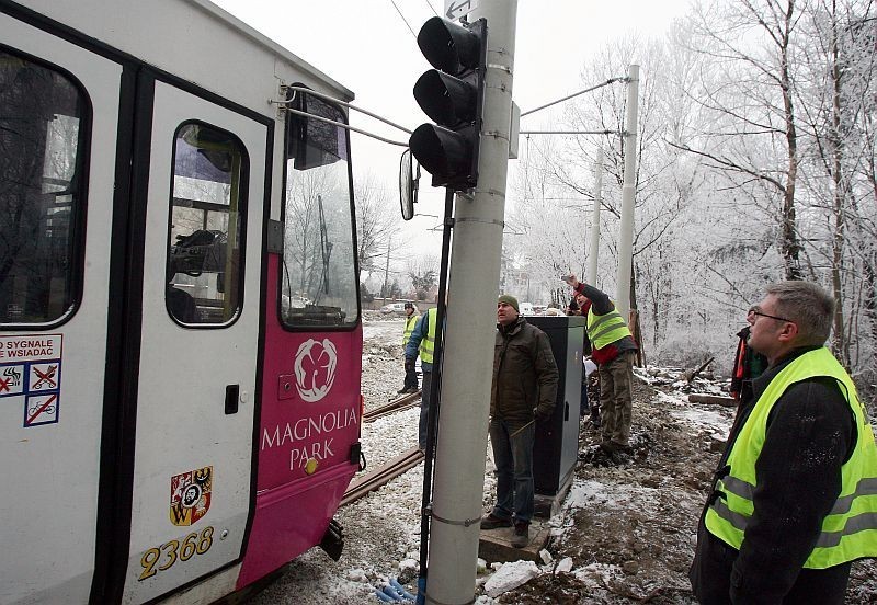 Wrocław: Węższy tramwaj też nie mieści się na pętli Grabiszyńskiej