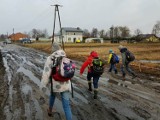 Powiat nowotomyski tonie w błocie. Z dnia na dzień jest coraz gorzej [ZDJĘCIA]