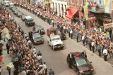 Toruń. 25. rocznica wizyty papieża Jana Pawła II. Tak wtedy wyglądało miasto [archiwalne zdjęcia i wideo]