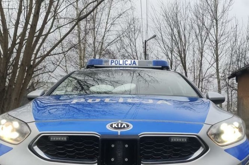 Policjanci z Pajęczna pomogli odnaleźć zaginionego 54-latka. Mężczyzna trafił pod opiekę lekarzy 