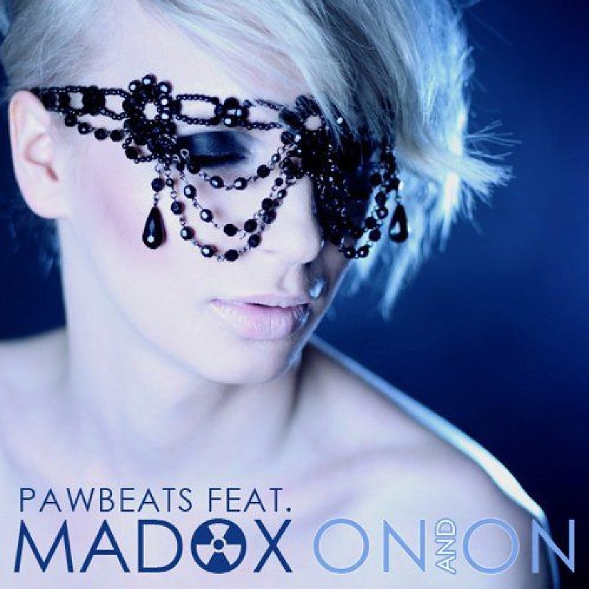 Madox w sesji promującej klip "On and On"