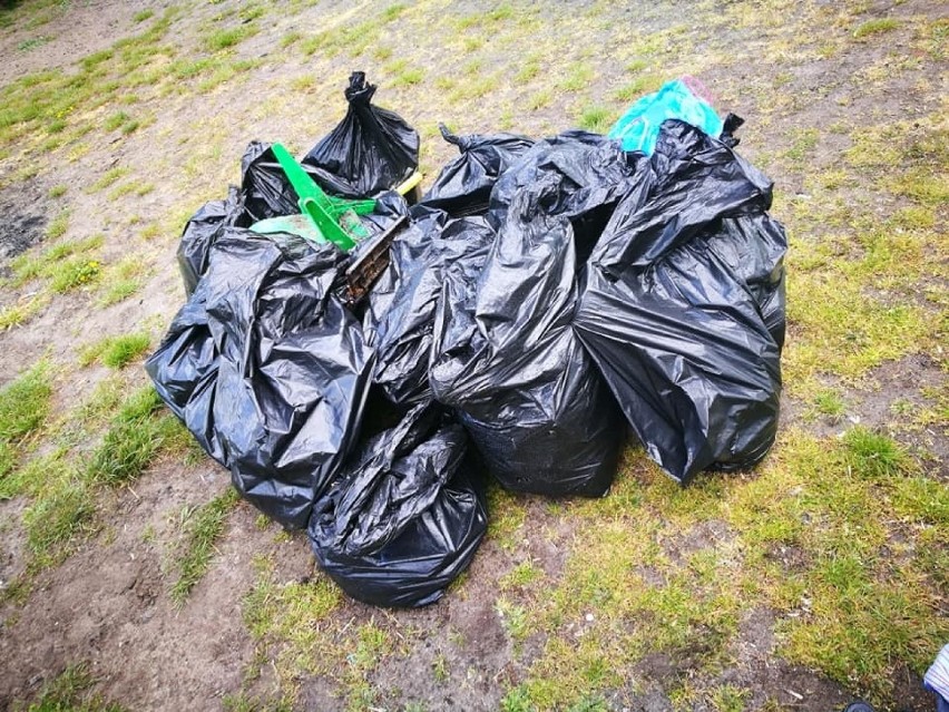 Posprzątali świnoujski park w ramach urodzinowego prezentu [ZDJĘCIA]