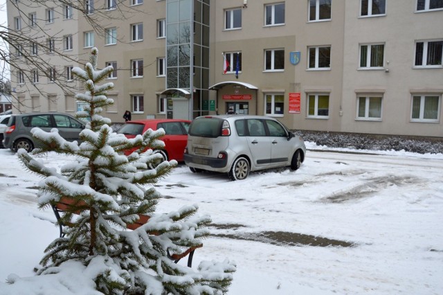 Starostwo powiatowe w Stalowej Woli, gdzie nagrody dla urzędników są znacznie skromniejsze niż w mieście