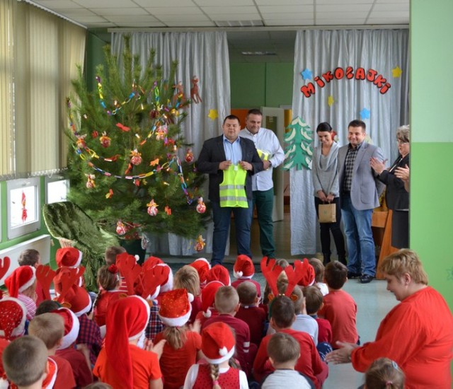 Mikołajki z poddębickimi samorządowcami