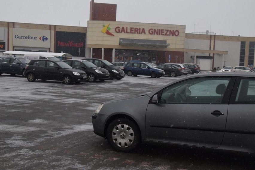 Gniezno. Klienci wrócili do galerii handlowych po...