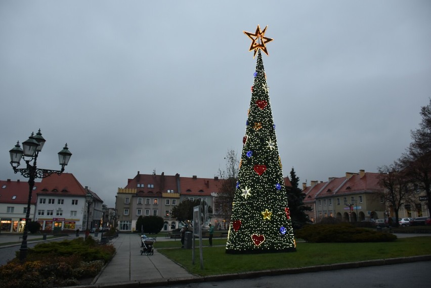 Świąteczne ozdoby w Wodzisławiu już świecą