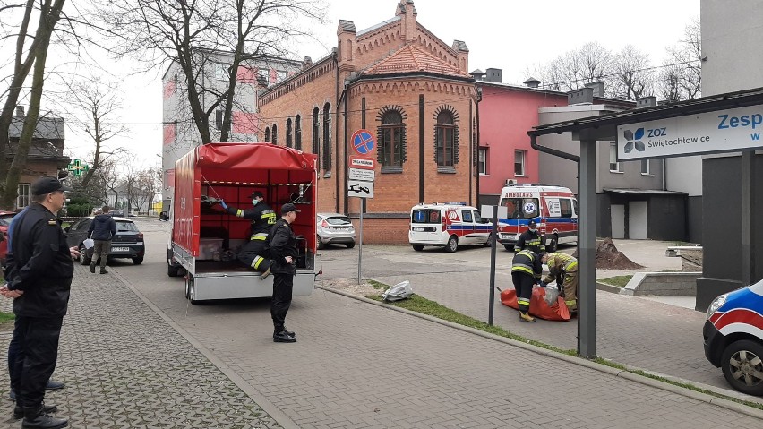 Namioty przed ZOZ w Świętochłowicach