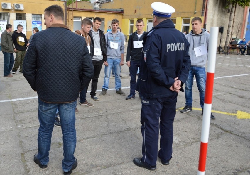 Tczew: policjanci opowiadali uczniom o swojej pracy