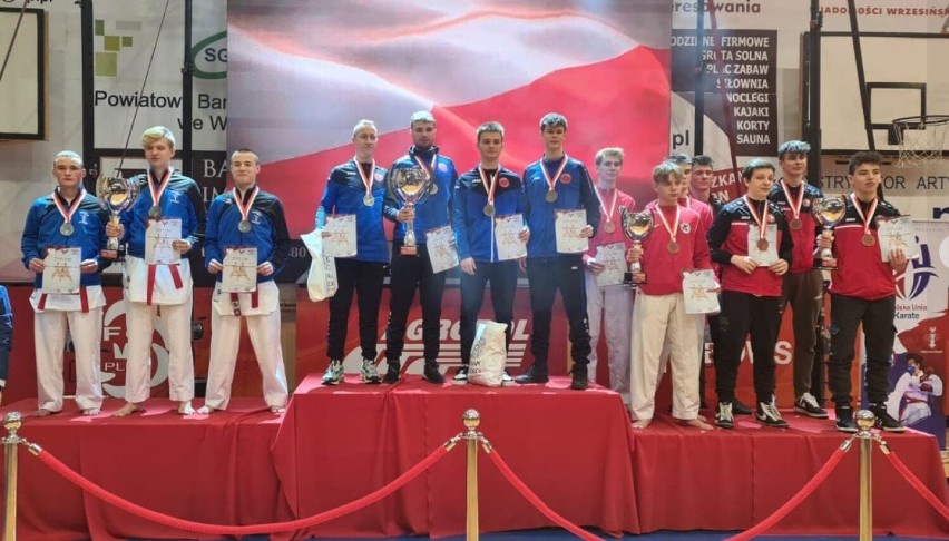 Drużyna juniorów wywalczyła brązowy medal w kumite