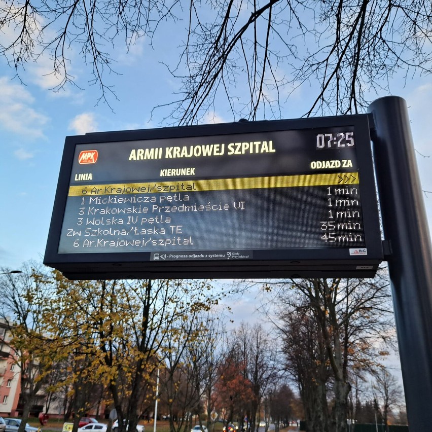 Elektroniczne tablice na przystankach autobusowych w...