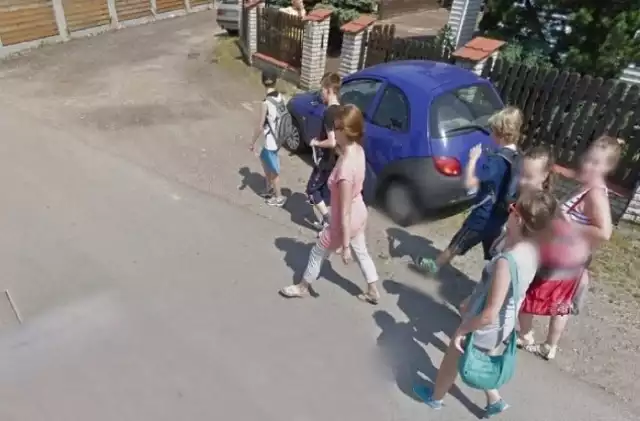 Obiektywy kamer Google Street View w Oświęcimiu łapią "życie na gorąco" nie tylko na głównych traktach i dużych miejskich placach
